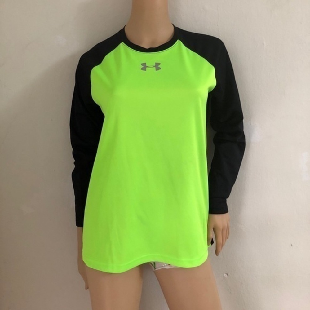 Under armour women’s sweatshirt size YXL/JTG